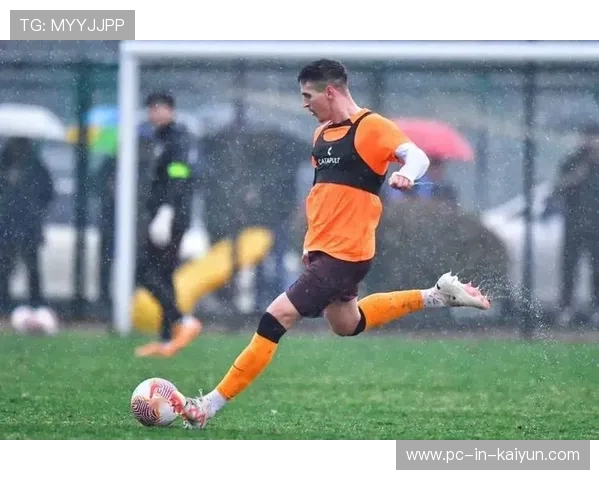 中超队内攻守对抗训练加码,打造新时代强队新引擎 中超队内攻守对抗训练加码,打造新时代强队新引擎