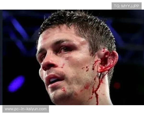 UFC三连摆拳打懵对手：击碎对手心理防线的终极战术