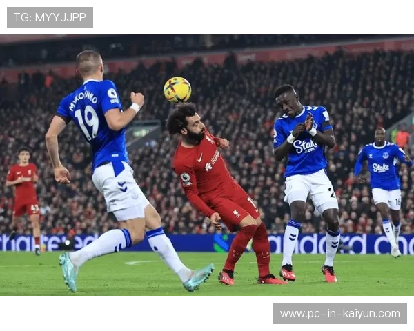 利物浦反击一脚出球：从利物浦的快速反击看足球艺术与技术